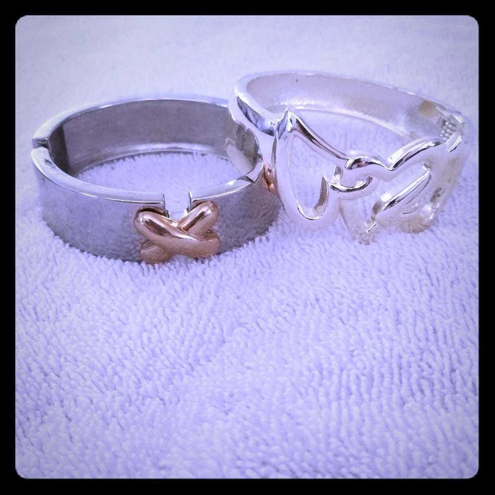 Lot of 2 Bangle bracelets